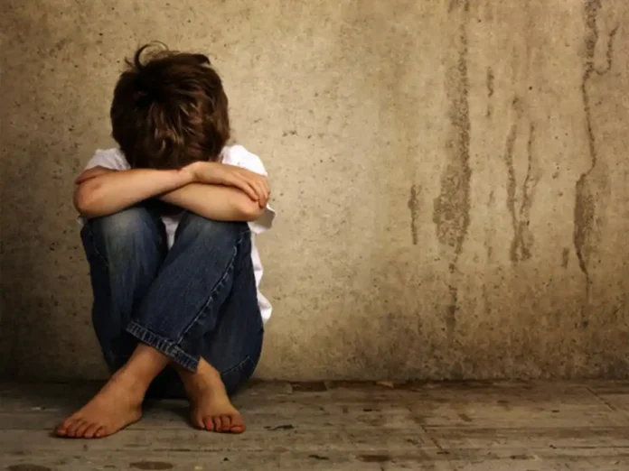 На Дніпропетровщині засуджено злочинця за розбещення власних дітей