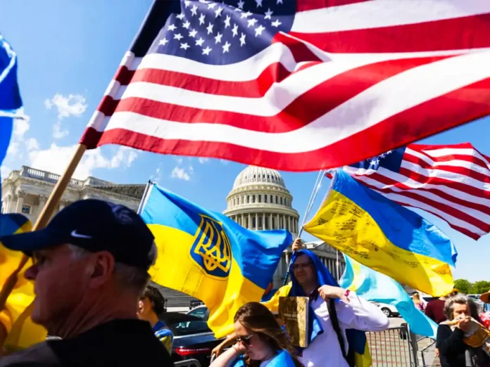 Американці схвалюють санкції проти рф і постачання зброї Києву