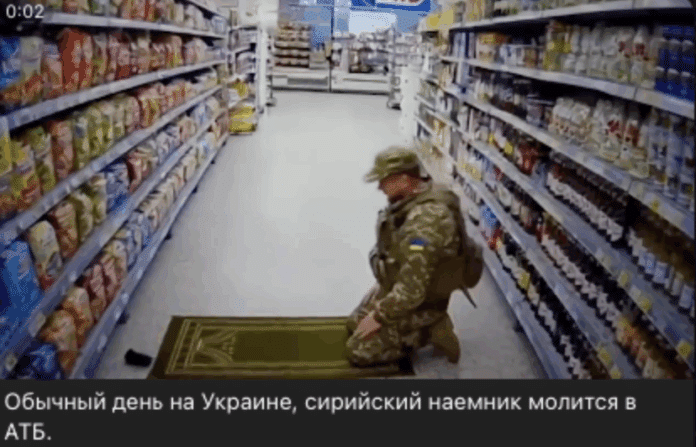 Відеофейк: «Сирійський найманець» здійснює намаз в українському маркеті АТБ