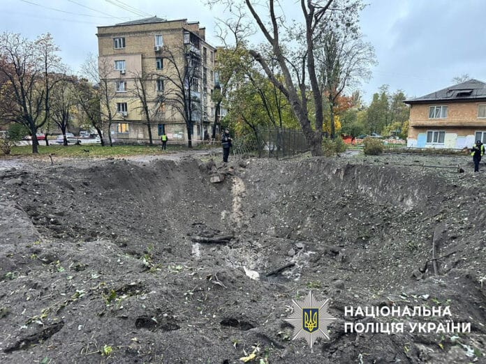 Двоє загиблих і десятеро поранених: наслідки нічної атаки на Київ