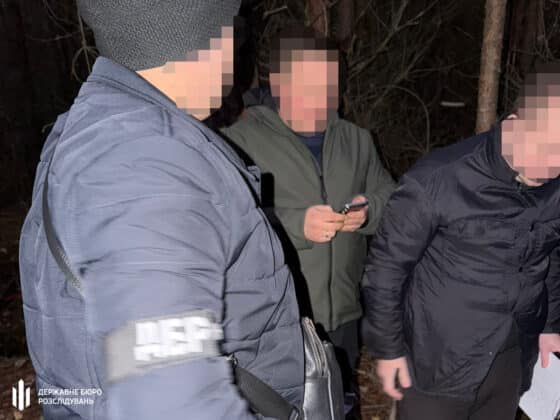 В лісі знайшли київського поліцейського з вкраденою купою грошей