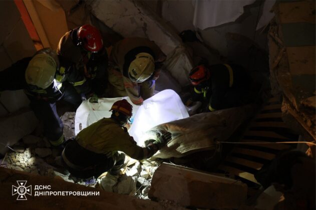 У Дніпрі завершили розбір завалів будинку, куди влучив дрон рф