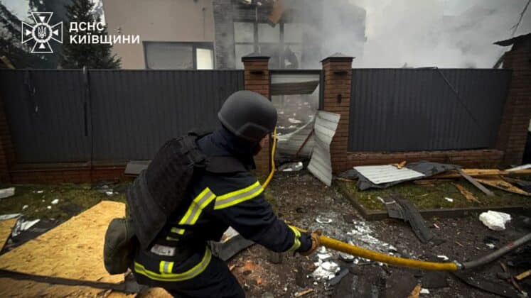 ДСНС показала наслідки атаки рф у Київській області