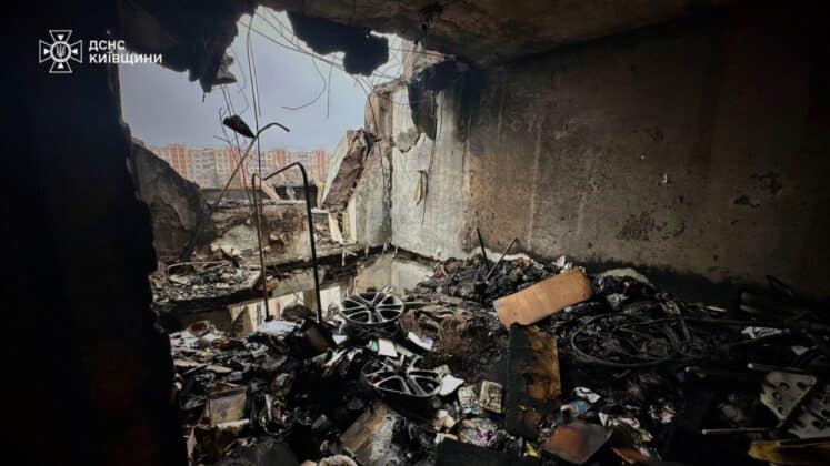 У Києві рятувальники завершили рятувальні роботи після удару рф