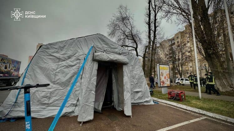 У Києві рятувальники завершили рятувальні роботи після удару рф