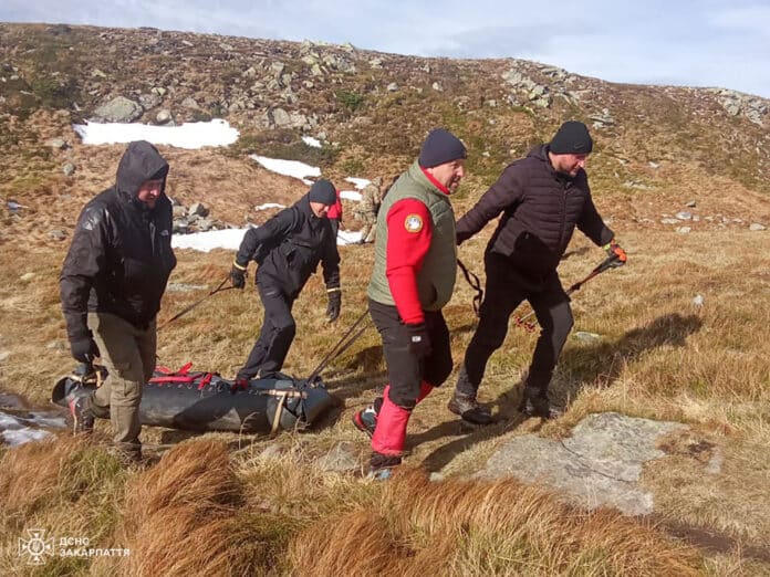 На Закарпатті в горах знайшли тіла двох чоловіків