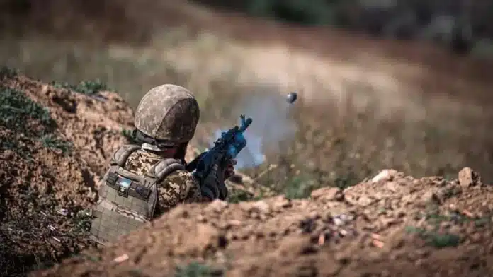 На фронті за добу відбулося 168 зіткнень: ворог тисне на Покровському та Олександрівському напрямках