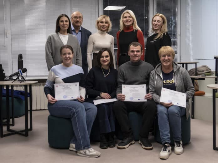 З нуля до бізнесу: як переселенці проходять курс, що дає шанс на нове життя