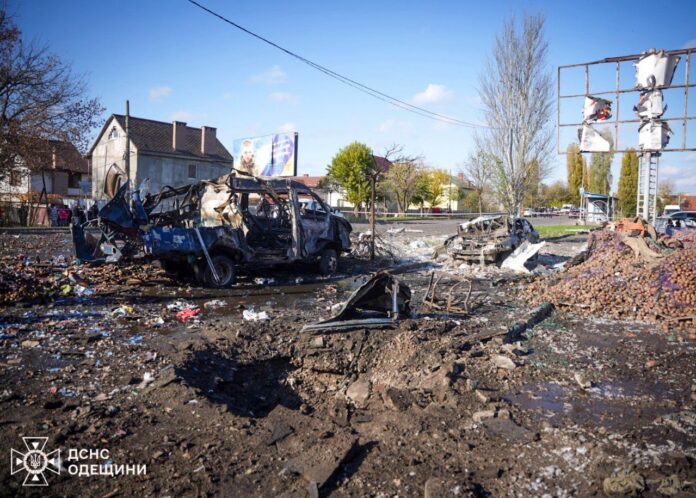 Російська атака в Чорноморську: двоє загиблих, десять постраждалих