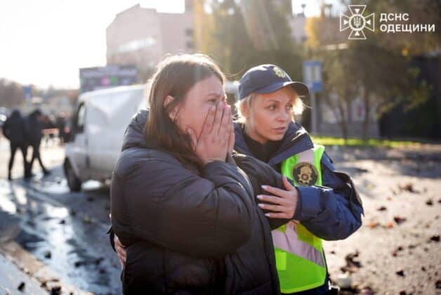 Російська атака в Чорноморську: двоє загиблих, десять постраждалих