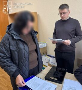 У Києві бухгалтерка переводила на власну картку кошти працівників шкіл