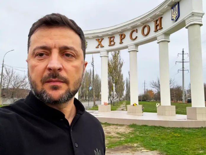 У Херсоні Зеленський пообіцяв посилити захист міста від російських атак