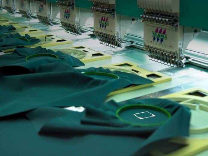 Як обрати ідеальну жилетку з логотипом для вашого бізнесу