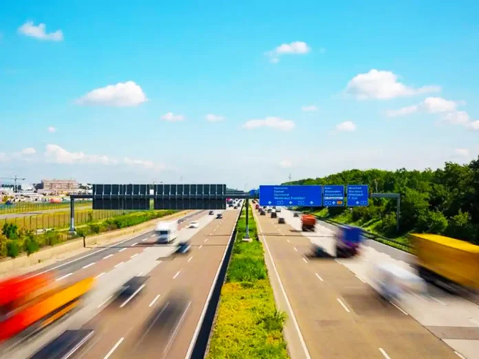 Перша платна дорога з’явиться в Україні