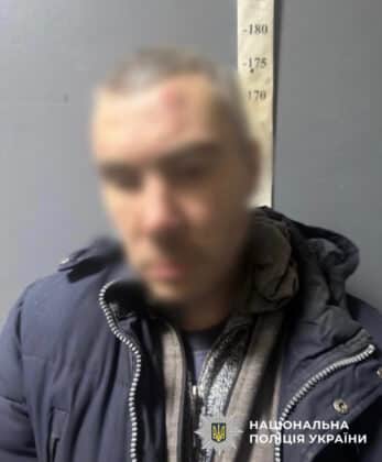 У київському магазині п’яний чоловік влаштував погром