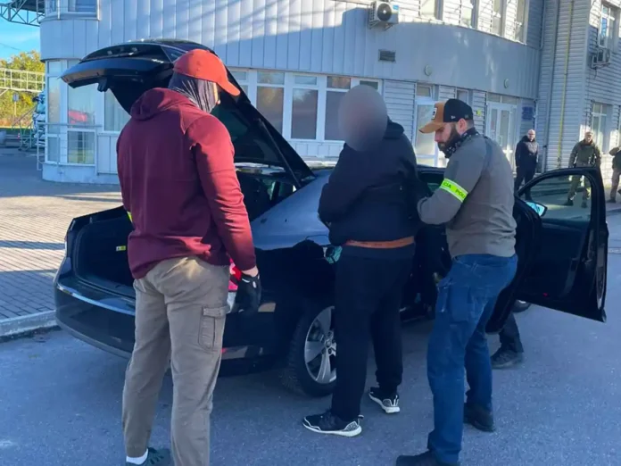 Україна передала Чехії учасника шахрайської мережі кол-центрів