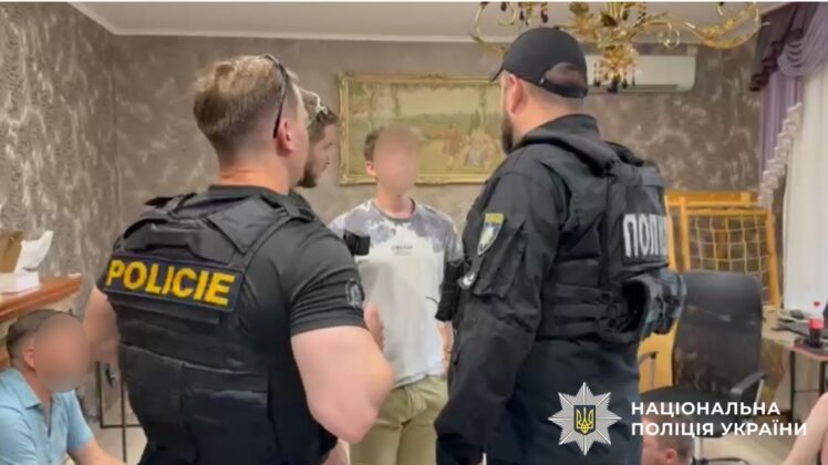 Україна передала Чехії учасника шахрайської мережі кол-центрів