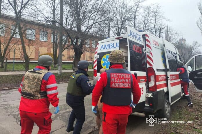 Балістичний удар по Кривому Рогу: є постраждалі та руйнування