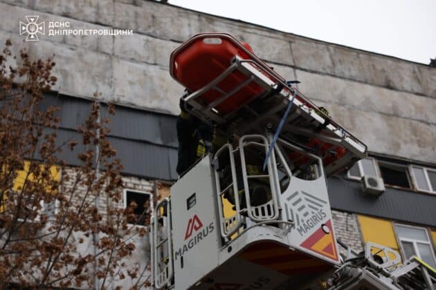 Наслідки удару по Дніпру: зросла кількість жертв та поранених