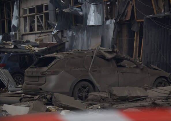 Наслідки удару по Дніпру: зросла кількість жертв та поранених