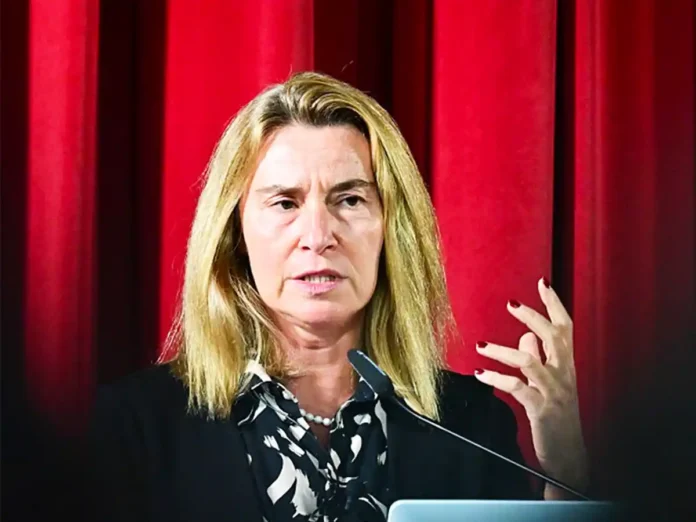 Могеріні пішла у відставку на тлі розслідування про шахрайство