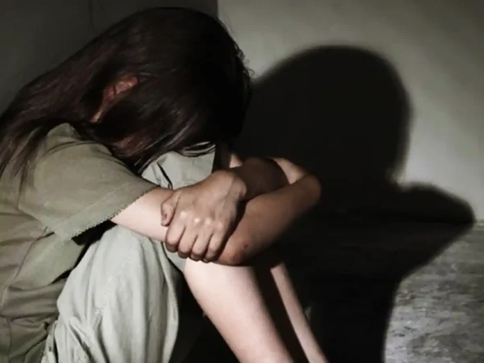 Чоловік ґвалтував дітей і створював дитячу порнографію на Київщині