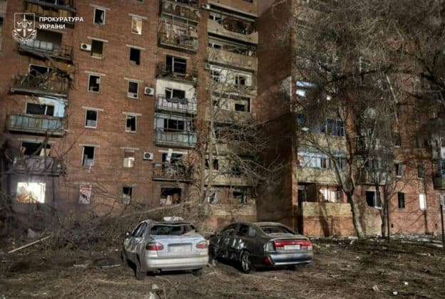 Окупанти з рф завдали удару по Слов'янську авіабомбою _01