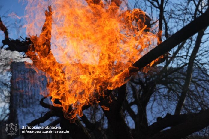 Вибухи в Запоріжжі: окупанти поцілили по промисловій інфраструктурі 07