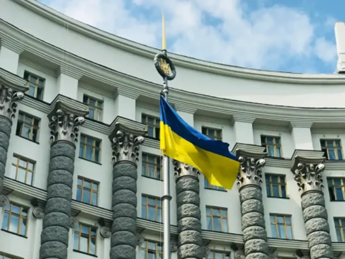 Кабмін прискорив бронювання працівників підприємств