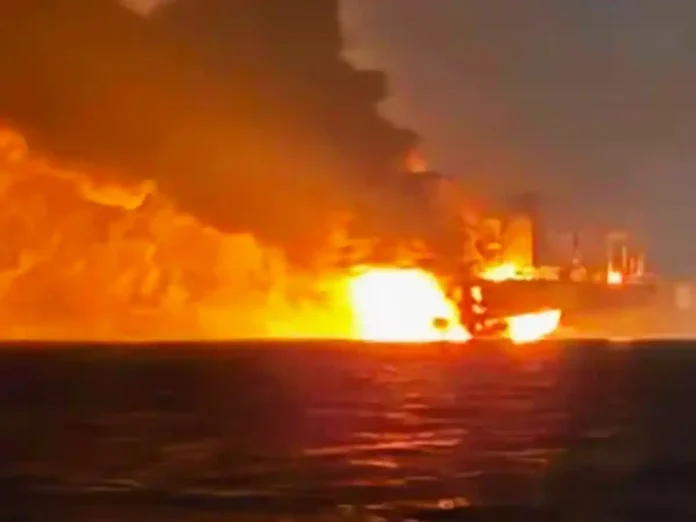 Вибухнув третій танкер російського «тіньового флоту»