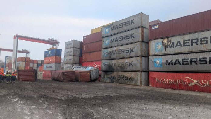 росія вдарила балістичною ракетою по порту на Одещині