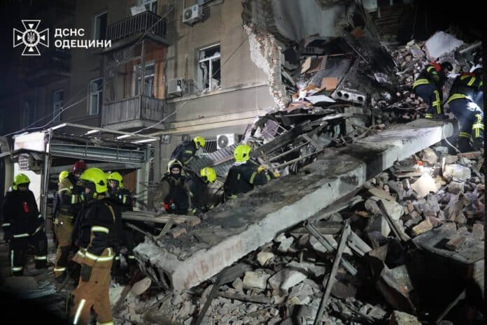 Атака на Одесу: під завалами знайшли ще одну жертву