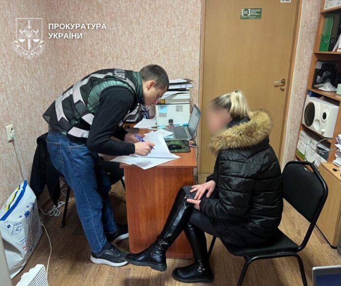 У Києві жінку підозрюють у катуванні 9-річної дитини