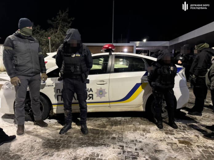 Правоохоронці в Одесі вимагали кошти, залякуючи доставленням до ТЦК — ДБР