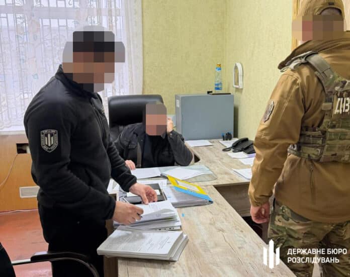 Начальник ТЦК на Полтавщині допоміг уникати мобілізації — ДБР