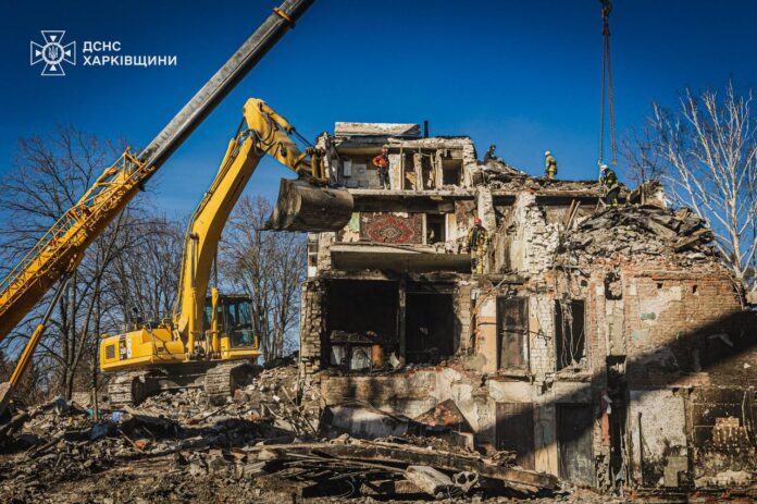 У Харкові завершили пошукові роботи після російського удару