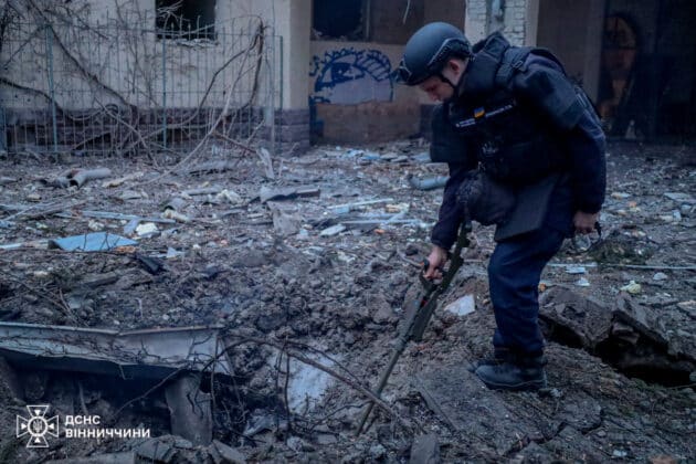 Наслідки удару по Вінниччині: загиблий і поранені 03