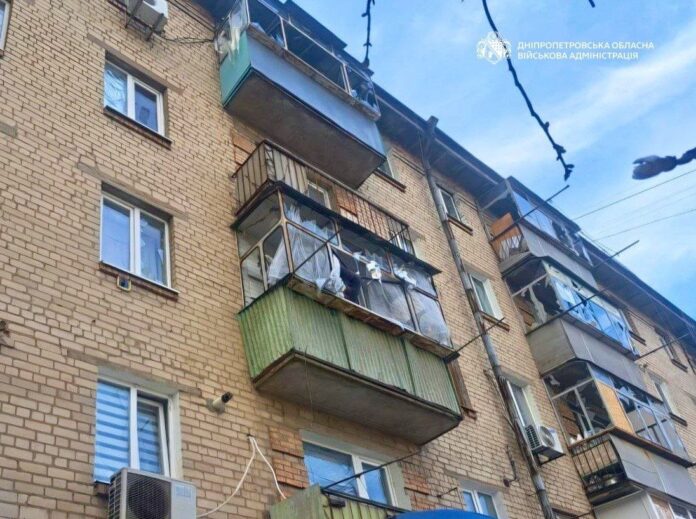 У Нікополі 8 поранених через атаку російського дрона 06