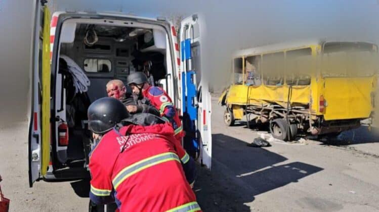 Дрон рф атакував маршрутку в Херсоні: десятки постраждалих 03