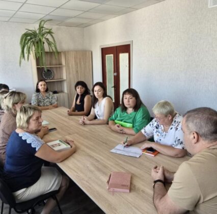 У Черкасах працює центр підтримки для переселенців із Білолуцької громади 07