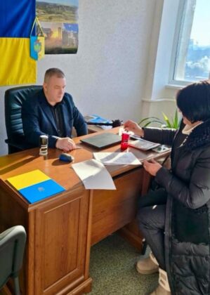 У Черкасах працює центр підтримки для переселенців із Білолуцької громади 06