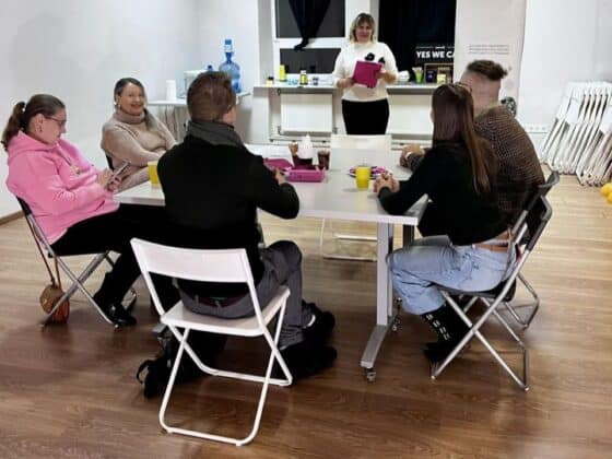 У Черкасах працює центр підтримки для переселенців із Білолуцької громади 01