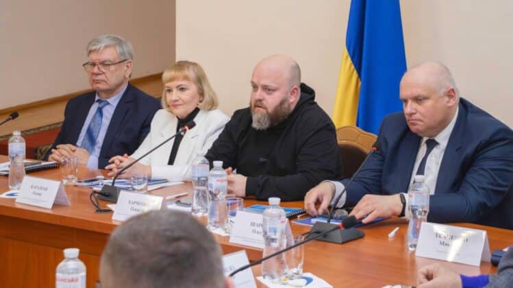 Презентовано концепцію розвитку ЛНУ для відновлення Луганщини 05