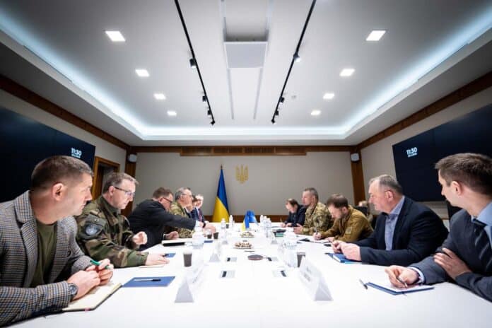 Делегація НАТО високого рівня вперше завітала до України