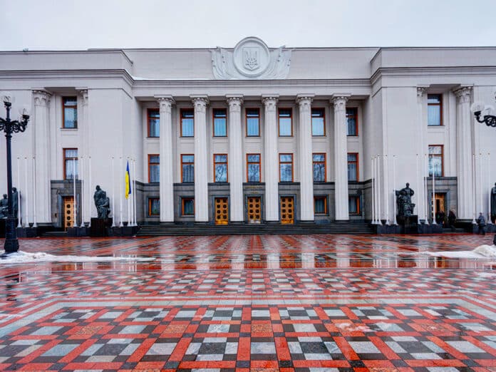 Десятки народних обранців в Раді хочуть скласти мандати