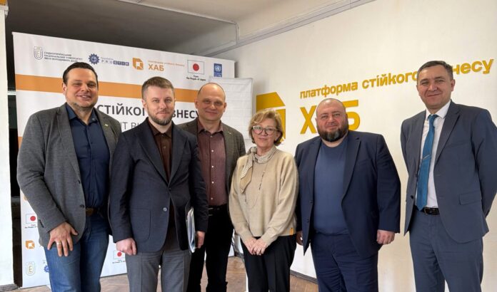 Учасники круглого столу «Освіта як інструмент відновлення: міжвідомча модель підтримки людського потенціалу Луганщини»