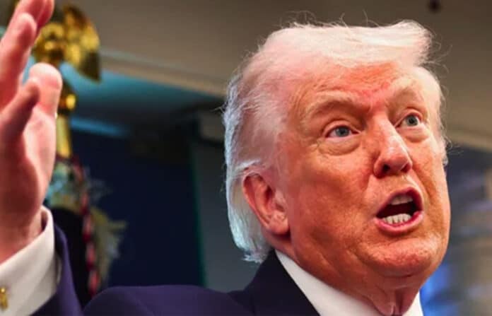 Трамп заявив, що зупинить бомбардування Ірану