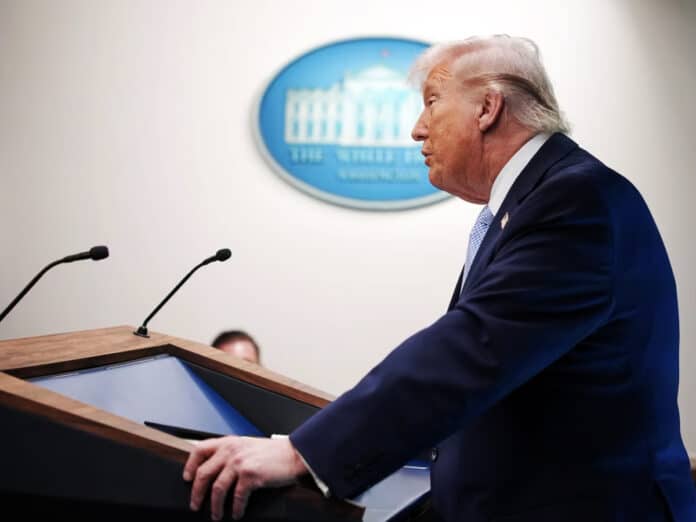 Трамп: є план швидкого знищення всіх мостів і електростанцій Ірану