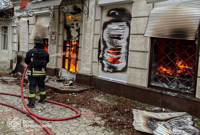 Херсон під обстрілами: авіаудари, дрони та артилерія, є жертви
