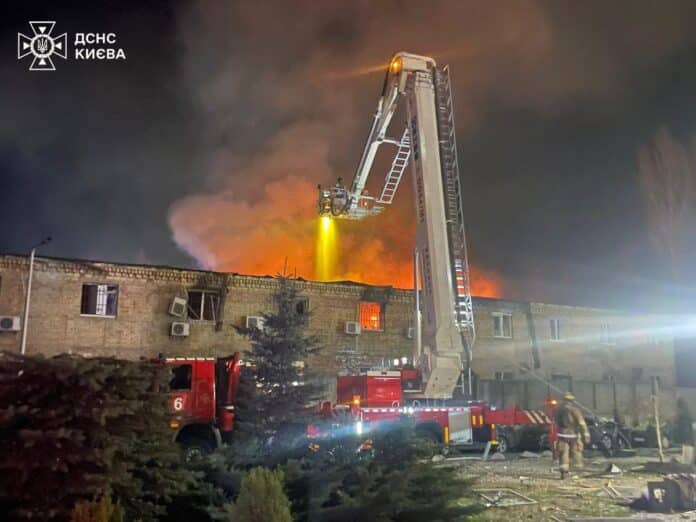 Наслідки ворожої атаки на столицю 16 квітня: руйнування та жертви 04